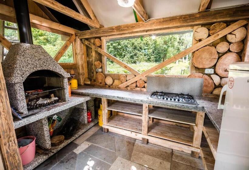 چادر با خدمات رفاهی استاندارد, Cvet Gora  Camping, Glamping And Accomodations