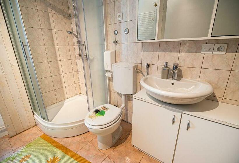 اتاق خانوادگی, Cvet Gora  Camping, Glamping And Accomodations