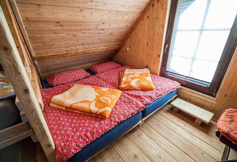 چادر با خدمات رفاهی استاندارد, Cvet Gora  Camping, Glamping And Accomodations