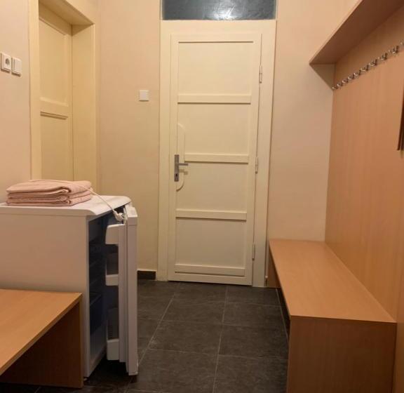 标准三人间, Turistická Ubytovňa Shb ,štrbské Pleso   Vysoké Tatry