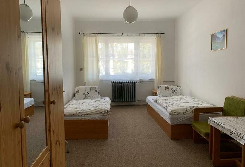 带共用浴室的标准房间, Turistická Ubytovňa Shb ,štrbské Pleso   Vysoké Tatry