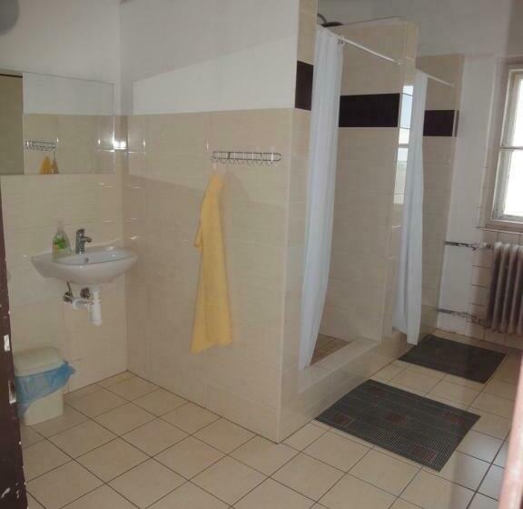 带共用浴室的标准房间, Turistická Ubytovňa Shb ,štrbské Pleso   Vysoké Tatry