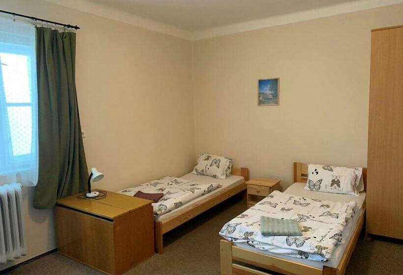 带共用浴室的标准房间, Turistická Ubytovňa Shb ,štrbské Pleso   Vysoké Tatry