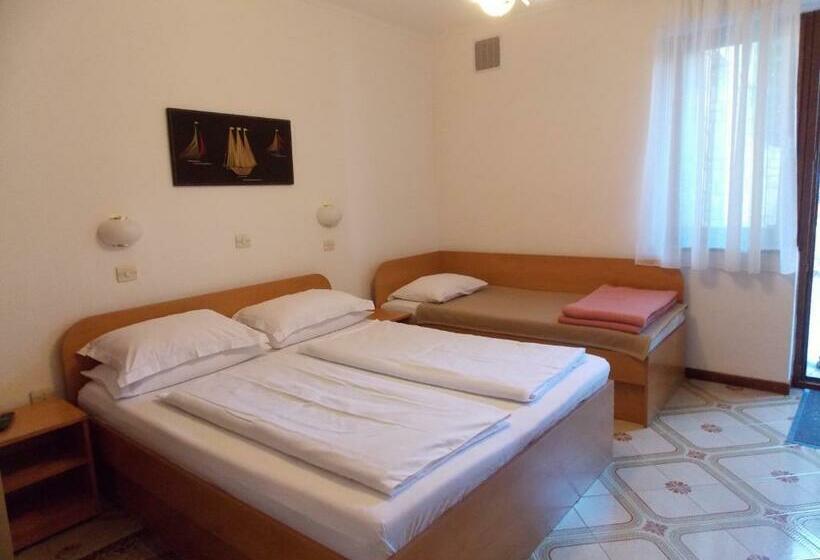 Номер Стандарт с Террасой, Apartments & Rooms Karmen