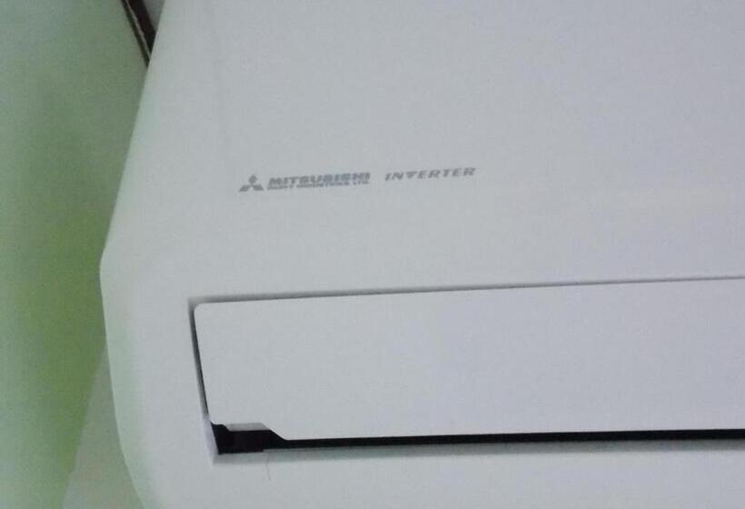 Triple Room Sea View, Apartments & Rooms Karmen