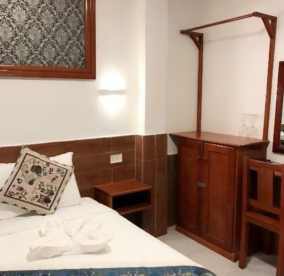 스탠다드 룸 킹사이즈 침대, Downtown Hostel