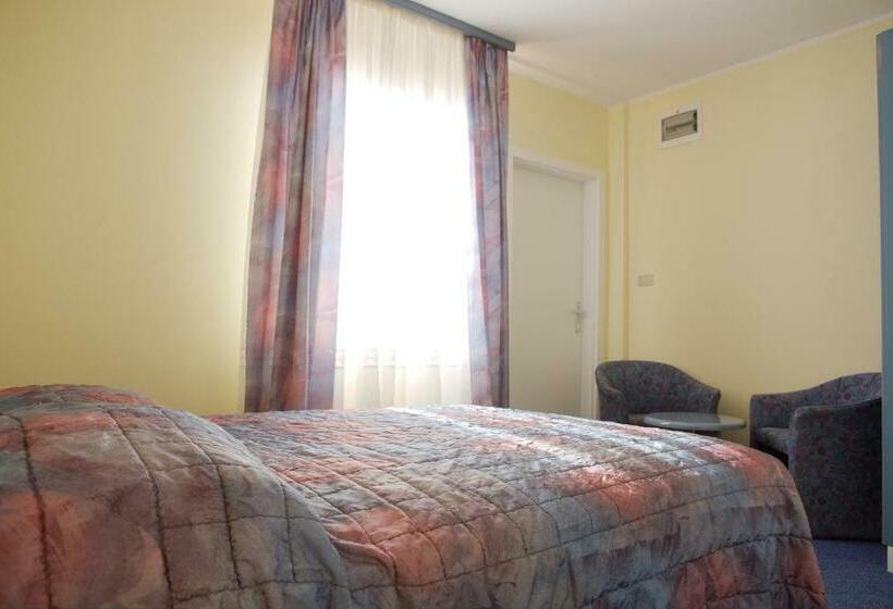 اتاق استاندارد, Garni Hotel Siesta