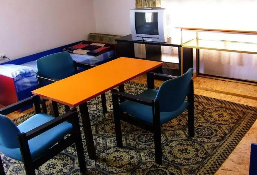 اتاق استاندارد سه نفره, Hostel Domestika