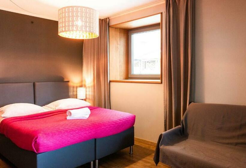 اتاق استاندارد سه نفره, Hostel Museum