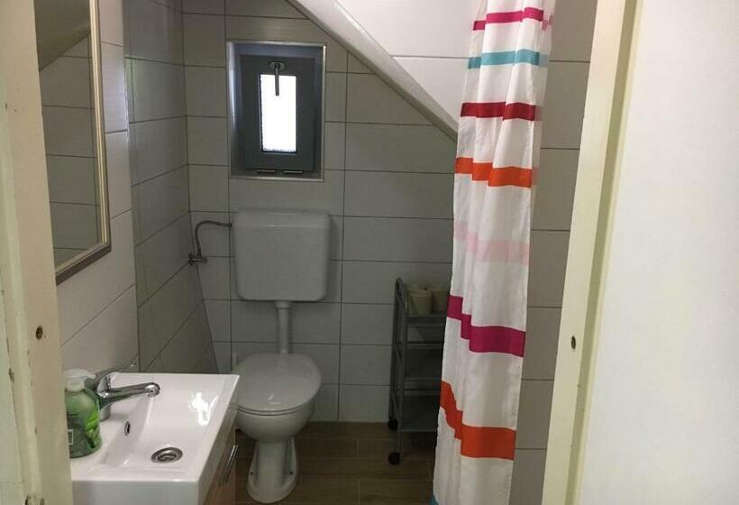 استودیوی استاندارد, Hostel Museum