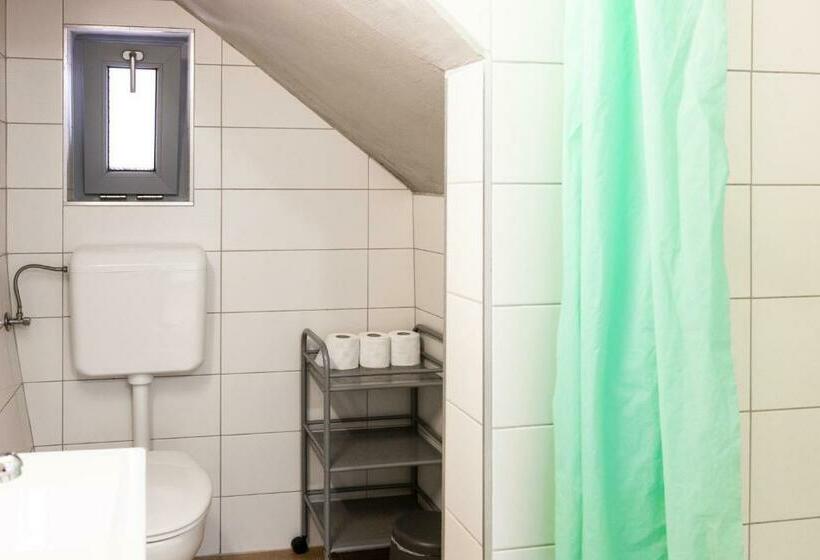 استودیوی استاندارد, Hostel Museum