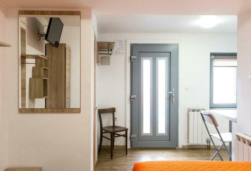 استودیوی استاندارد, Hostel Museum