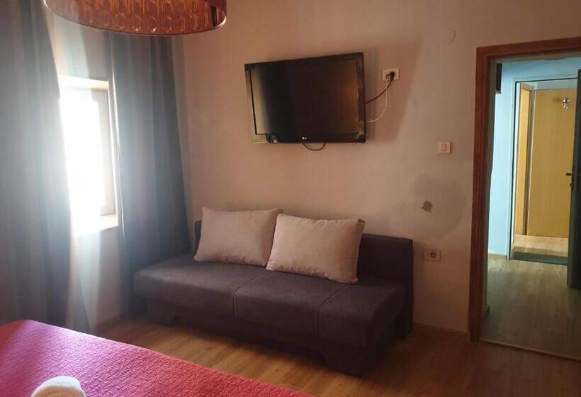 اتاق راحتی سه تخته, Hostel Museum