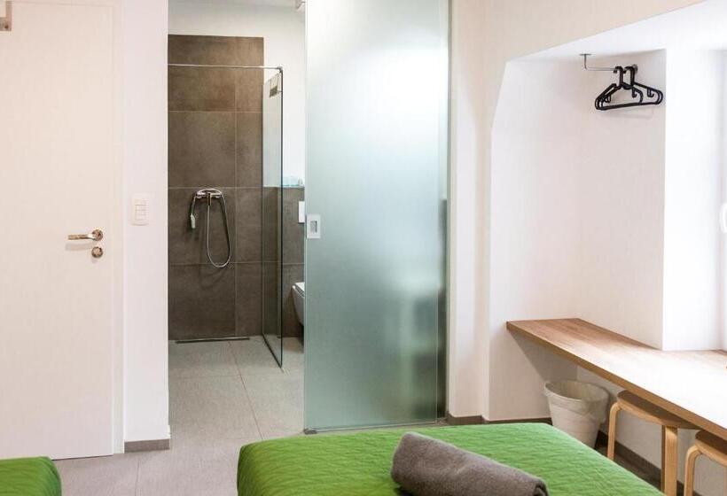 اتاق استاندارد, Hostel Museum