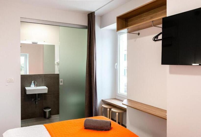 اتاق استاندارد, Hostel Museum