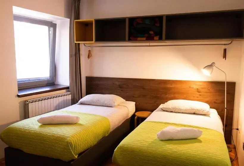 اتاق استاندارد با سرویس بهداشتی مشترک, Hostel Museum