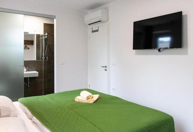 اتاق استاندارد, Hostel Museum