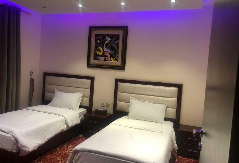 디럭스 스위트, Al Bustan Crown Hotel 1