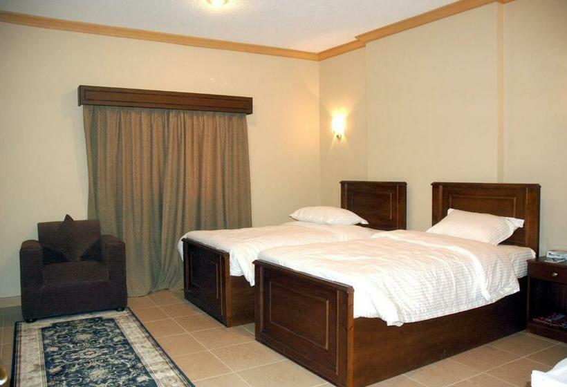 Studio Standard, Al Thill