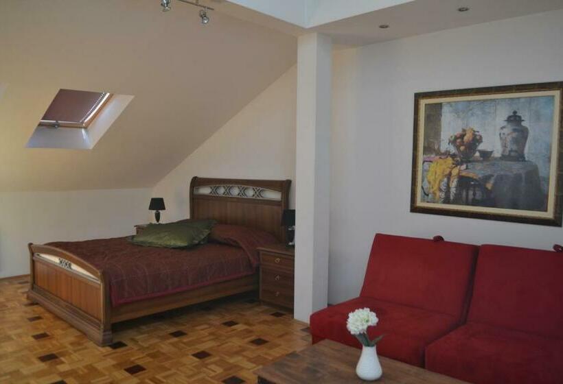 اتاق استاندارد سه نفره, Bela Kuka