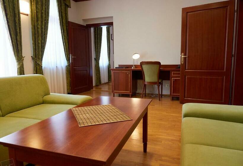 Апартаменты 1 Спальня с Террасой, Hradná Stráž Hotel&apartments S Privátnym Wellness