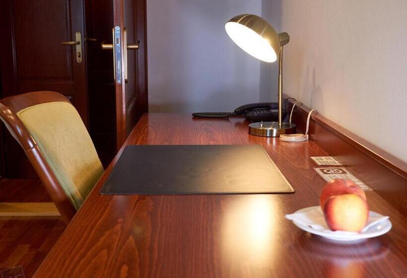 Апартаменты 1 Спальня Вид на Сад, Hradná Stráž Hotel&apartments S Privátnym Wellness