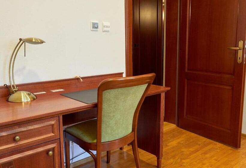 Апартаменты 1 Спальня, Hradná Stráž Hotel&apartments S Privátnym Wellness