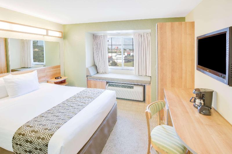 Camera Superiore, L Square