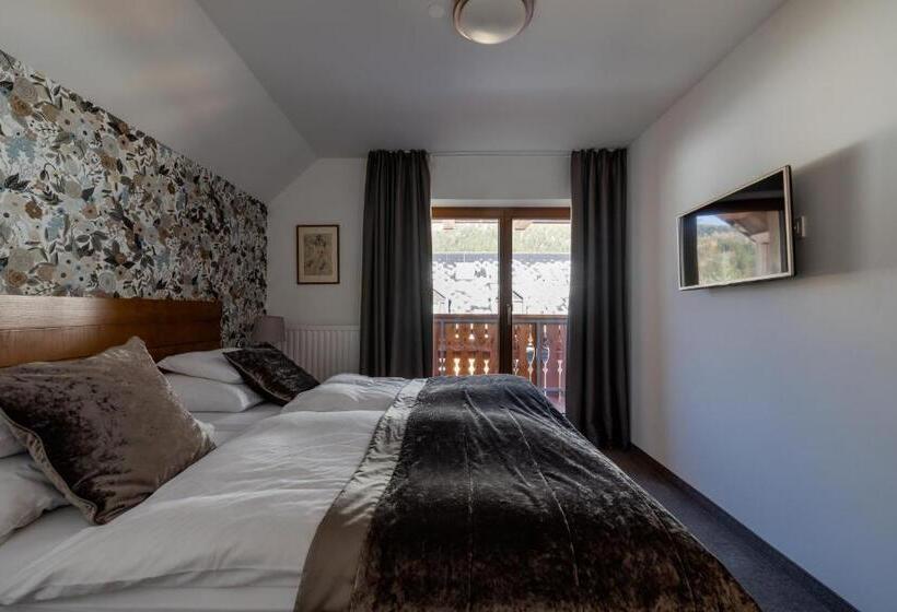 2 Bedroom Suite with Balcony, Lipa