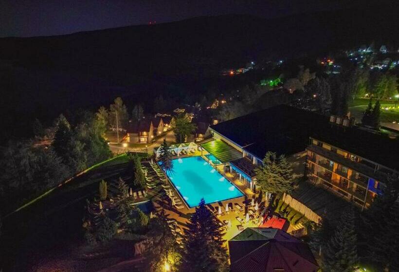 سوییت جونیور با چشم‌انداز دریاچه, Radika