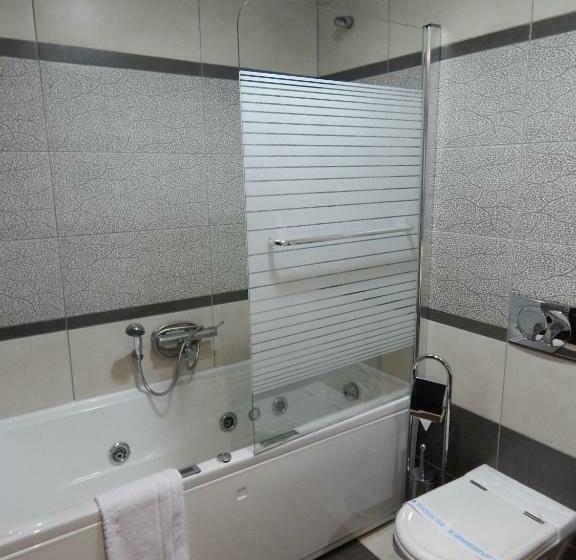 اتاق سوپریور, Radika