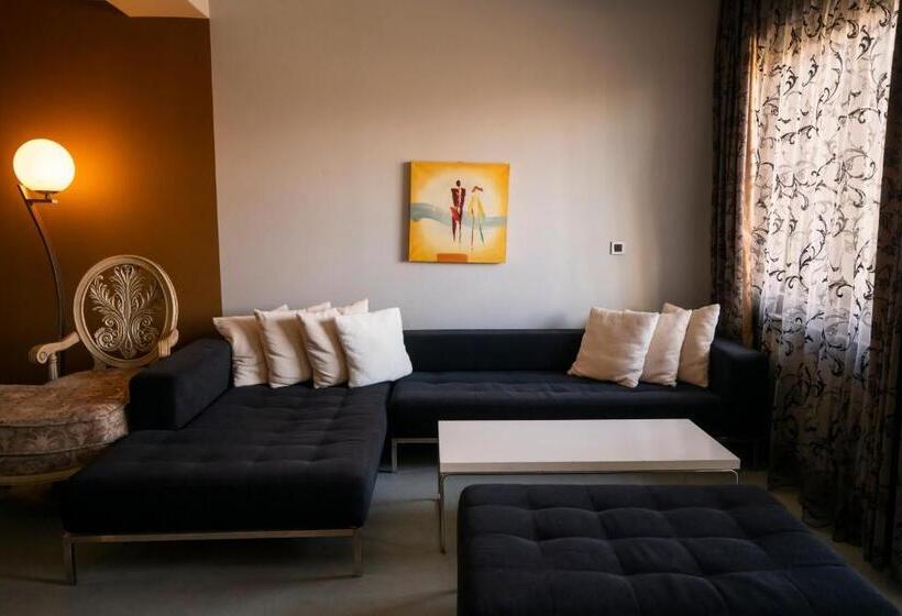 آپارتمان 1 خوابه, Radika