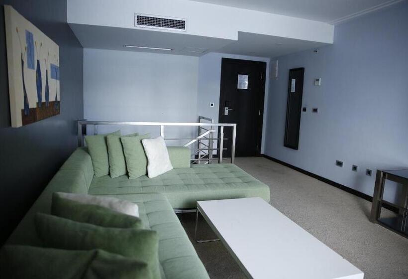 آپارتمان دوبلکس 1 خوابه, Radika