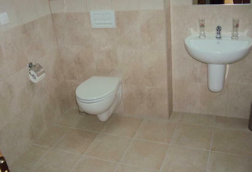 スタンダードルーム, Motel Senec