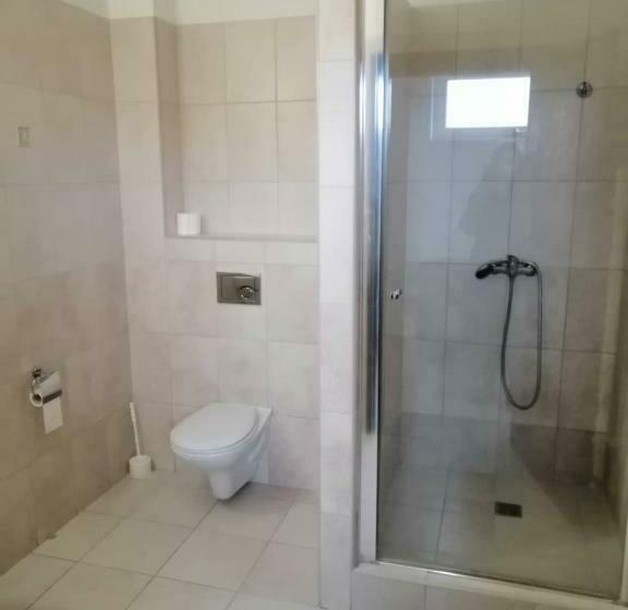 スタンダードルーム, Motel Senec