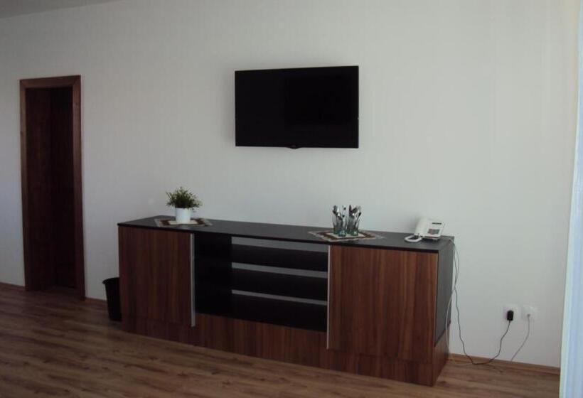 スタンダード４人部屋, Motel Senec