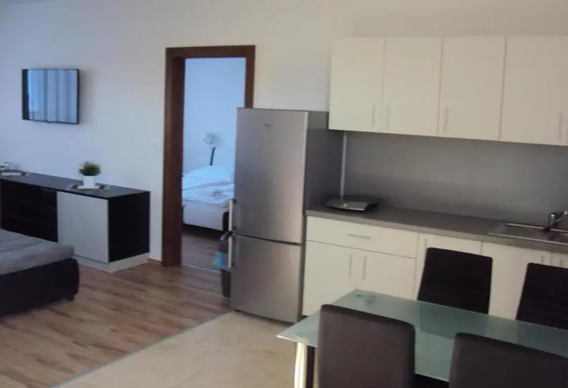 Huoneisto 1 Makuuhuone, Motel Senec