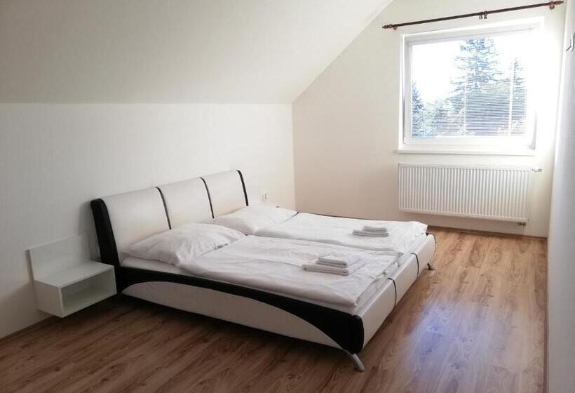 침실 1개 아파트, Motel Senec