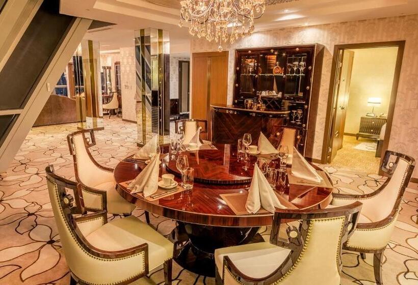 سوئیت پرزیدنت, The Blue Sky Hotel And Tower