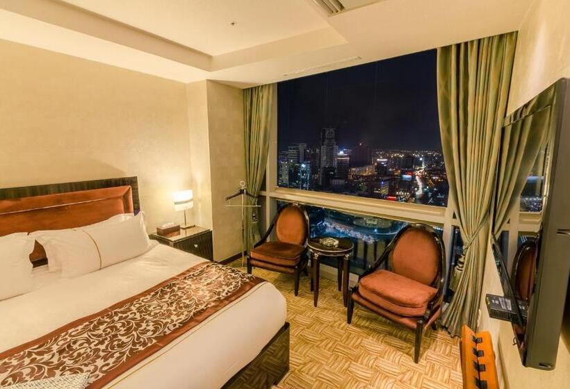 سوئیت پرزیدنت, The Blue Sky Hotel And Tower