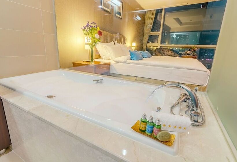 اتاق لوکس, The Blue Sky Hotel And Tower