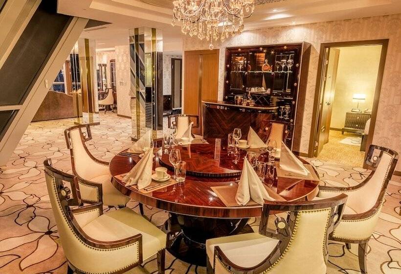 سوئیت پرزیدنت, The Blue Sky Hotel And Tower