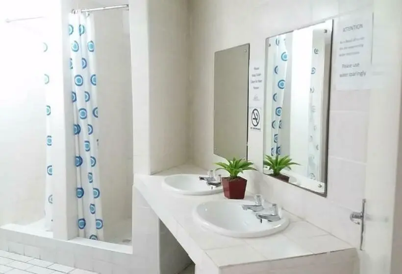 ルームシェアのワンベッド, Ballito Backpackers