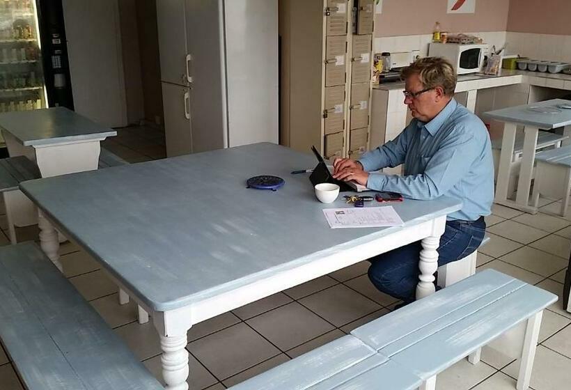 共用房间的床, Ballito Backpackers