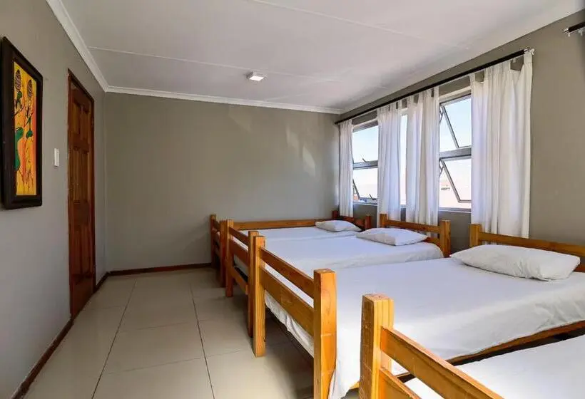ルームシェアのワンベッド, Ballito Backpackers