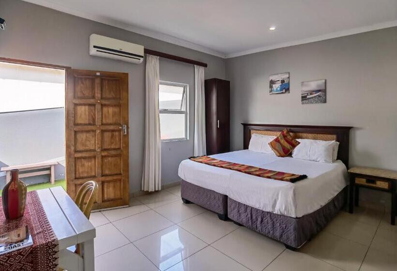 Люкс, Ballito Backpackers