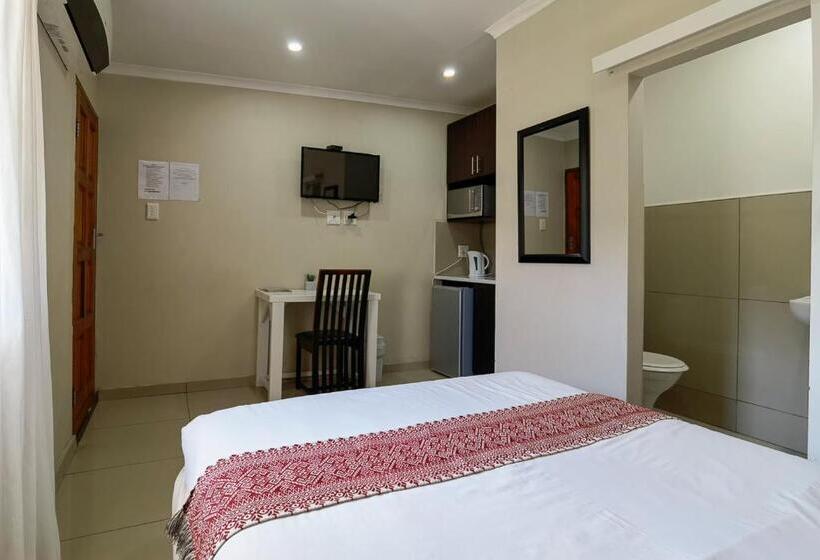 Люкс, Ballito Backpackers