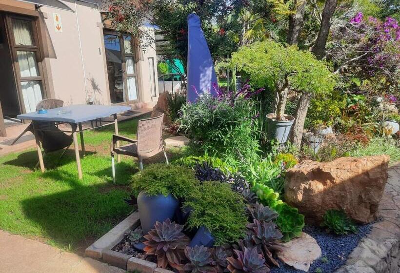 Люкс Вид на Сад, Aviators Retreat B&b