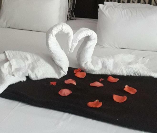 Люкс Вид на Сад, Aviators Retreat B&b