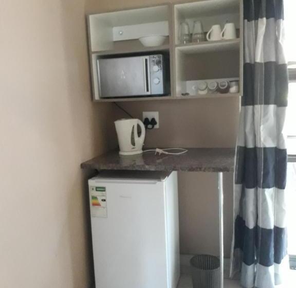 Люкс Вид на Сад, Aviators Retreat B&b